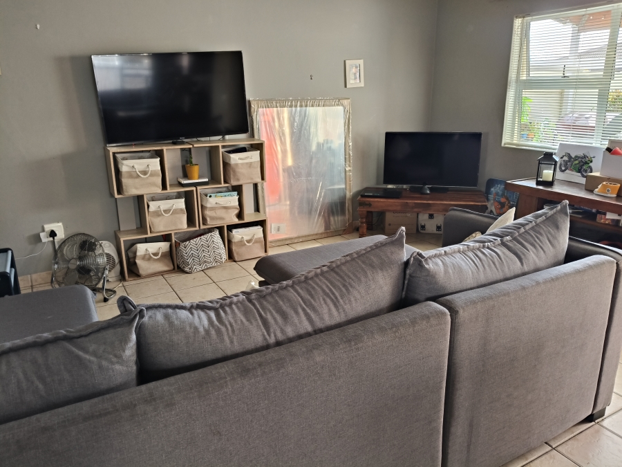 2 Bedroom Property for Sale in Admirals Park Western Cape